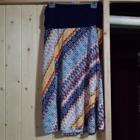 Stretchy Skirt - Picture 2 of 2